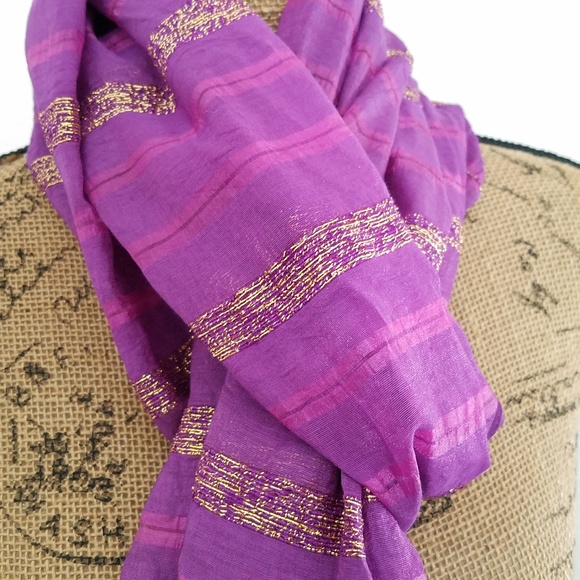 Vibrant purple magenta and metallic gold 19"x79" scarf shawl shoulder wrap - Picture 4 of 6